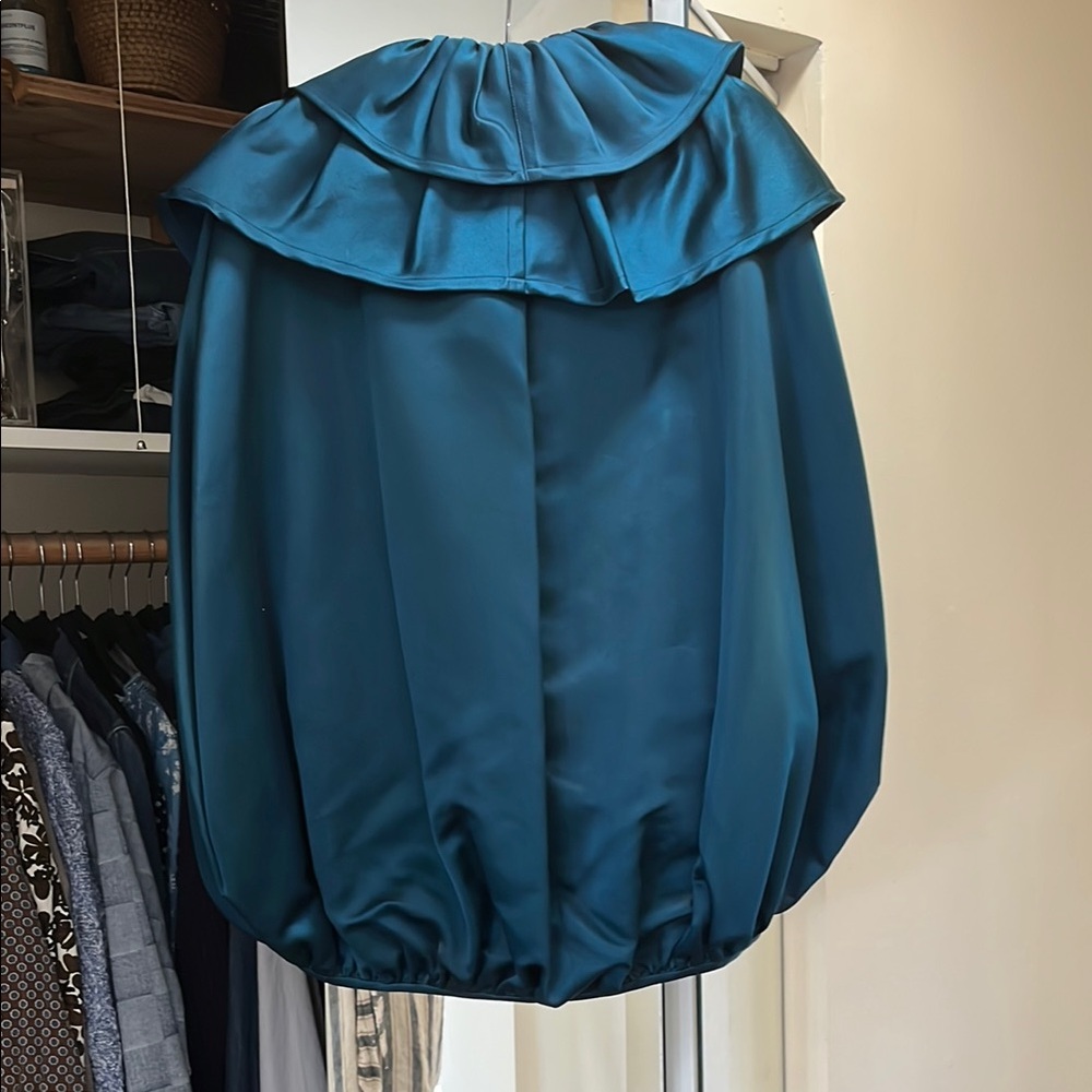 60’s Vintage Glam Teal Silk Opera Cape with Ruffled Collar - Picture 5 of 5